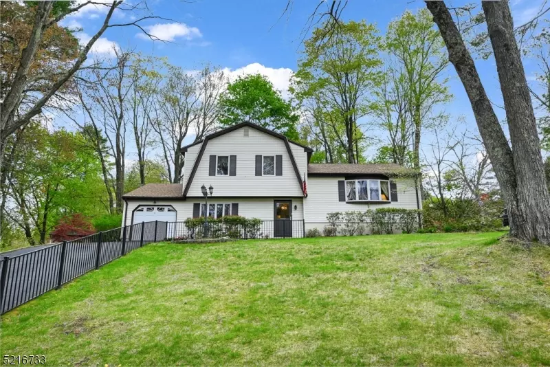 38 Monmouth Ave, West Milford Twp., NJ 07480