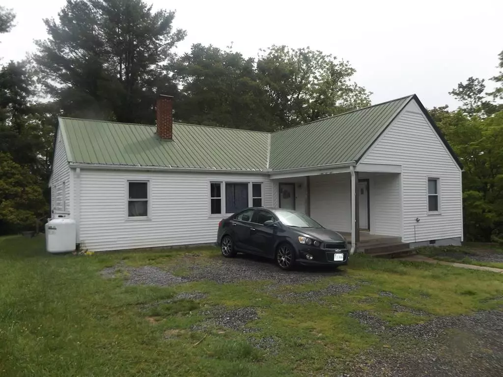 Hillsville, VA 24343,25 Ginger Ln.