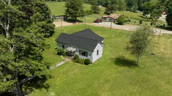 300 Webbs Mill RD, Floyd, VA 24091