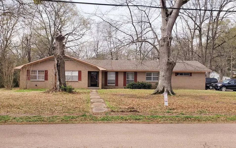 109 N. McSweyn Place, Bruce, MS 38915