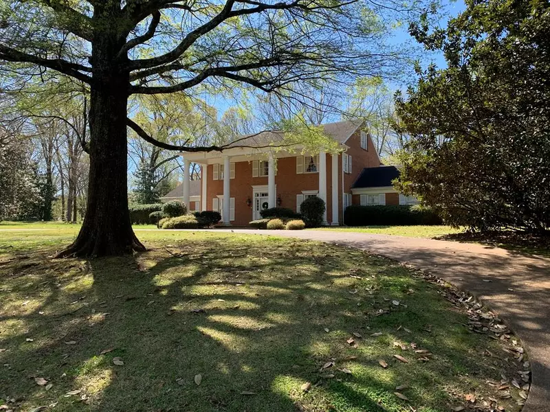 206 St Andrews, Oxford, MS 38655