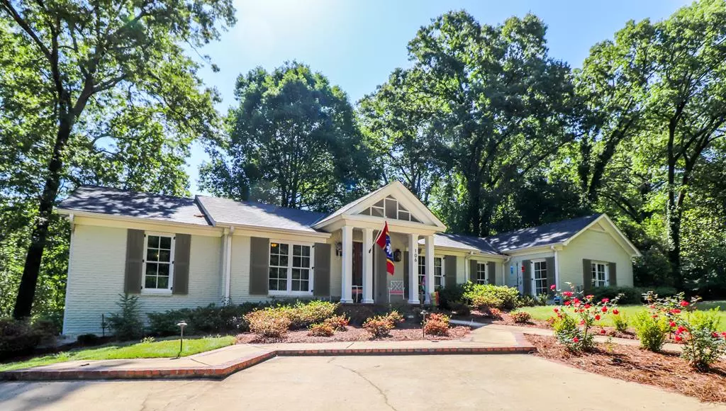 106 Pinecrest, Oxford, MS 38655