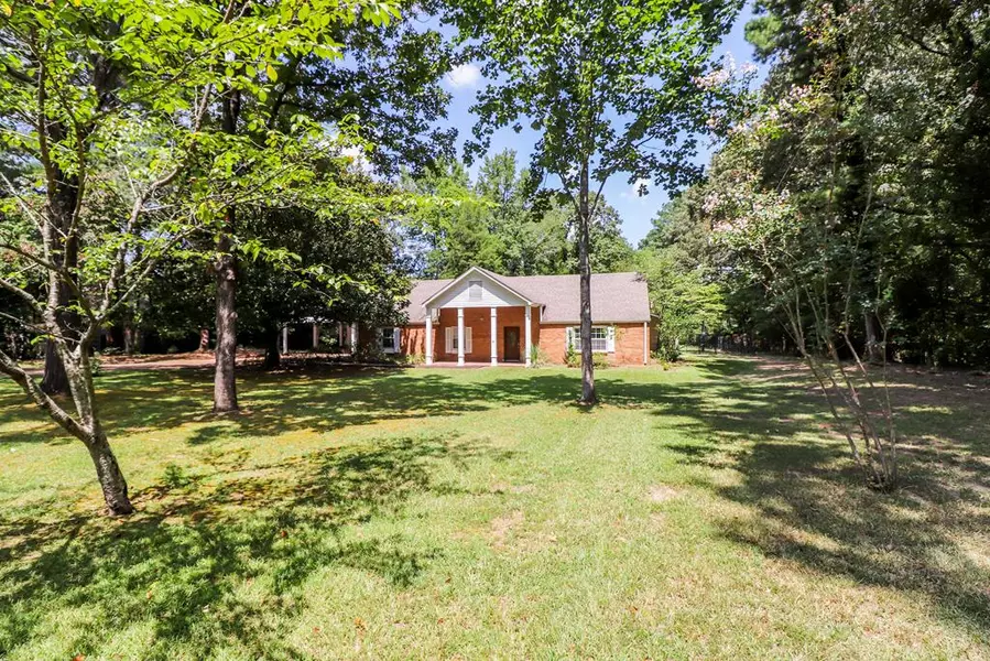 107 Colonial, Oxford, MS 38655