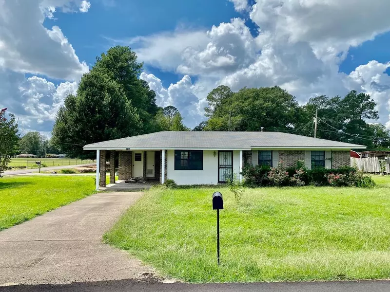 122 Williams Street, Bruce, MS 38915