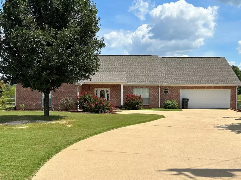 607 Crooked Lake Cove, Oxford, MS 38655