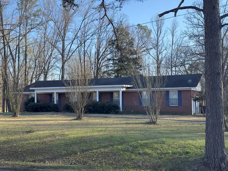 221 Burke Rd., Calhoun City, MS 38916