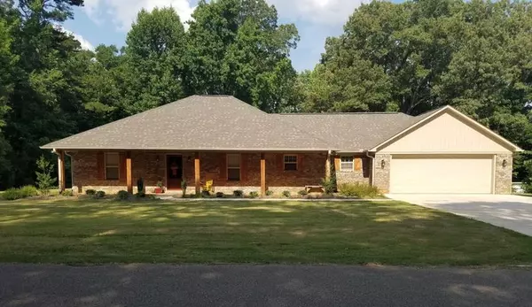 290 Lakeshore Dr., Pontotoc, MS 38863