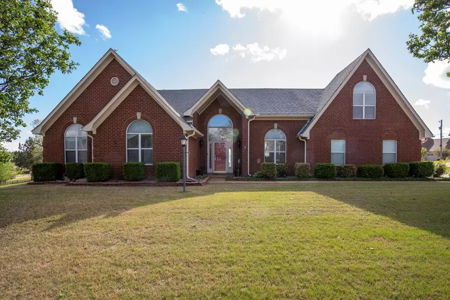 801 Twin Lake Cove, Oxford, MS 38655