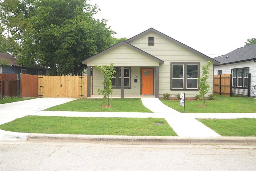 1125 E Cannon Street, Fort Worth, TX 76104