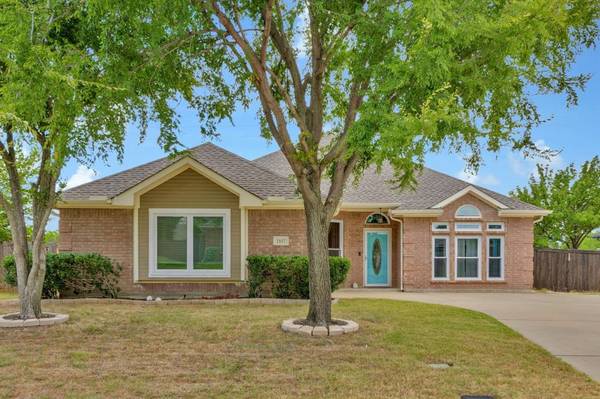 1527 Steamboat Trail,  Lewisville,  TX 75077