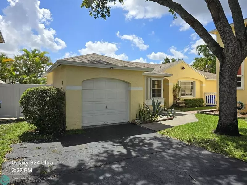 11747 NW 12th St, Pembroke Pines, FL 33026