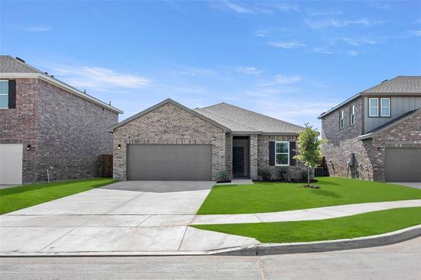 8329 Kimlewick Drive, Fort Worth, TX 76179