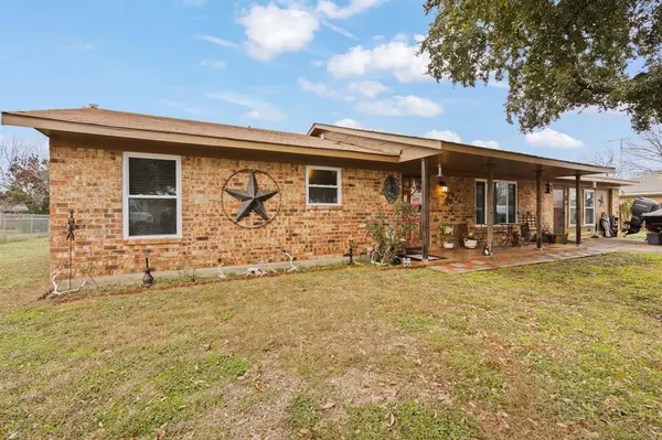 514 S Llano Street, Whitney, TX 76692