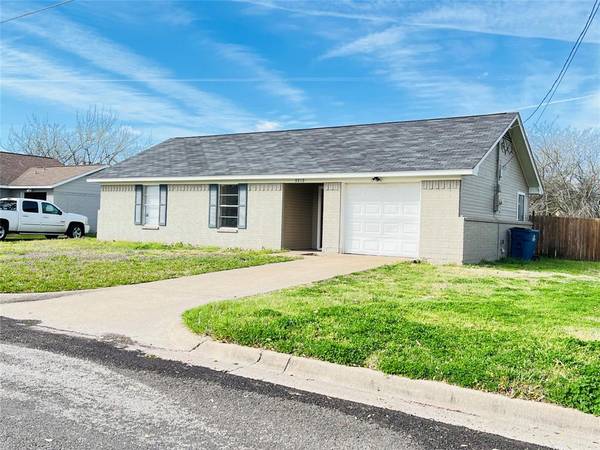 3212 Oakridge Drive, Corsicana, TX 75110