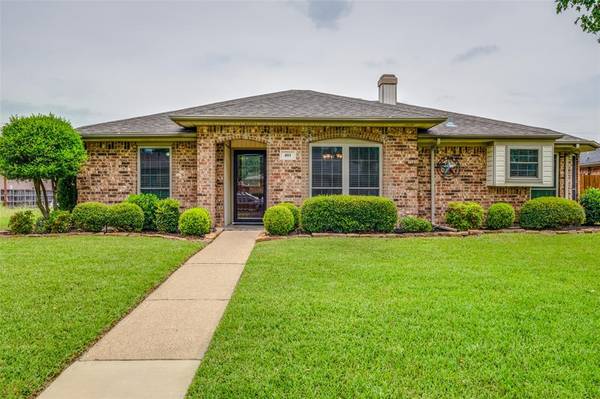 401 Kimberly Drive,  Mesquite,  TX 75149