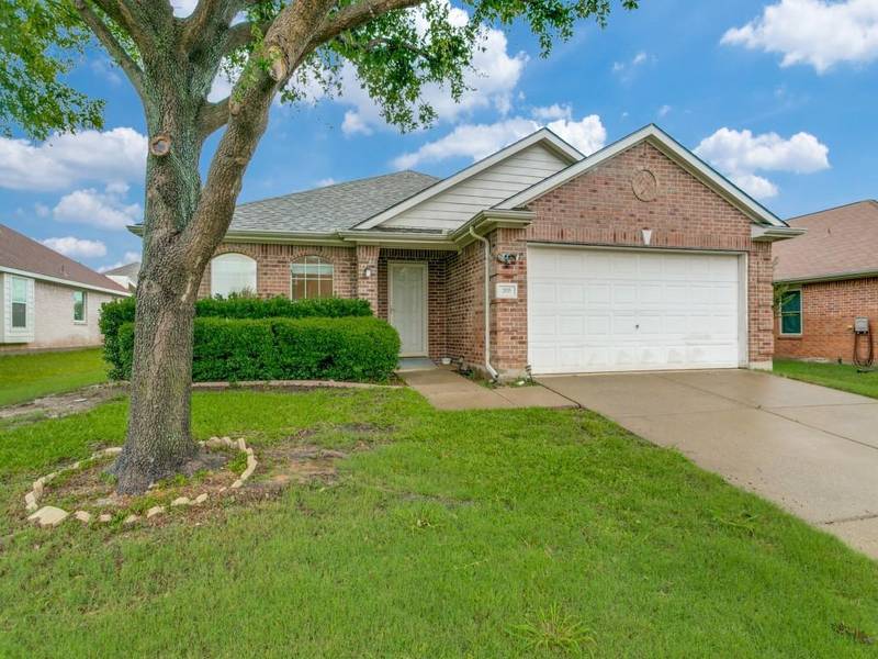 305 Wenrick Drive, Roanoke, TX 76262