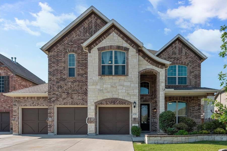 4702 Periwinkle Drive, Mansfield, TX 76063