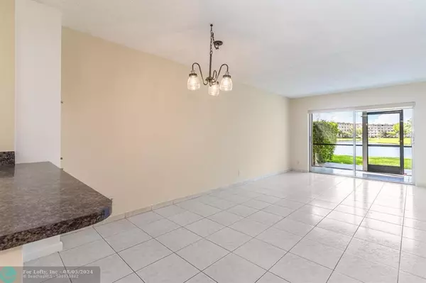 Pompano Beach, FL 33069,2222 N Cypress Bend Dr  #106