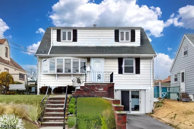 22 Scher Pl, Passaic City, NJ 07055