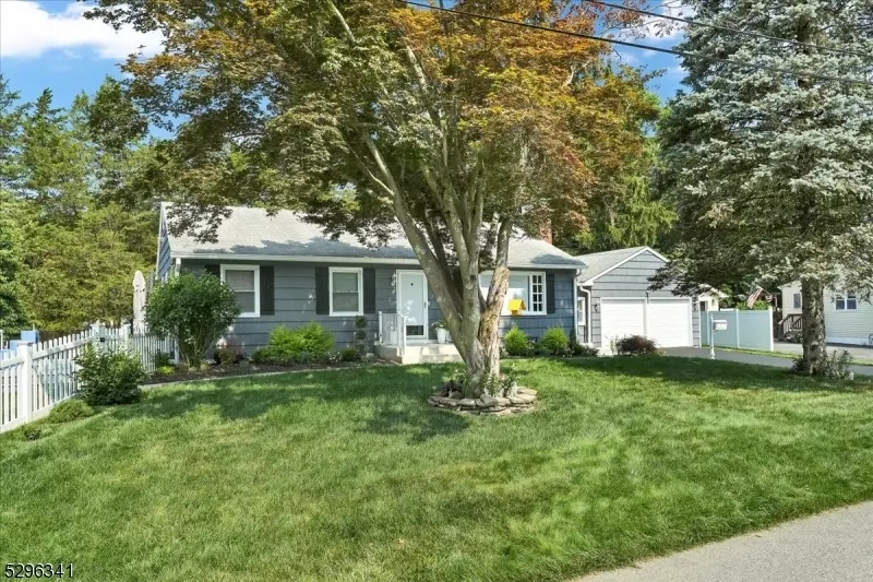 60 Garbarino Ave, Wanaque Boro, NJ 07465