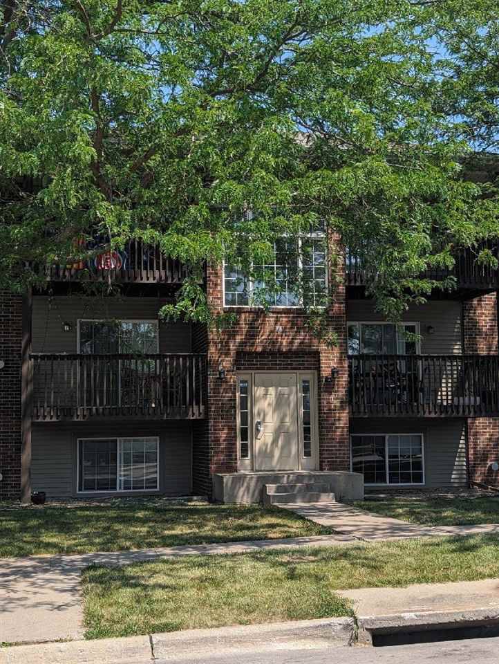84 West Side Dr, Iowa City, IA 52246