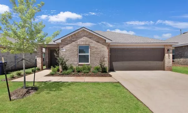 4121 Sara Park Drive, Mustang, OK 73064