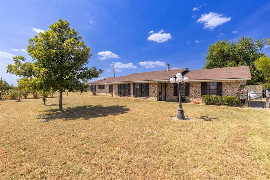 754 County Road 1114, Brashear, TX 75420