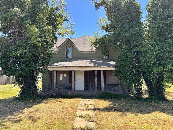 608 8th Street,  Bessie,  OK 73622