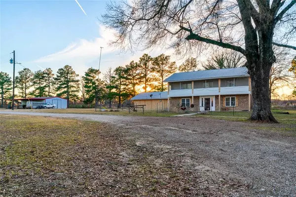 3474 County Road 1412, Bogata, TX 75417