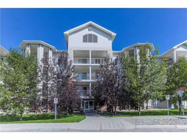 Calgary, AB T3K 5Z3,17 Country Village Bay NE #114