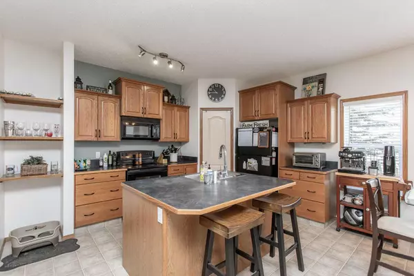 Red Deer, AB T4P 3W6,19 Jones CRES