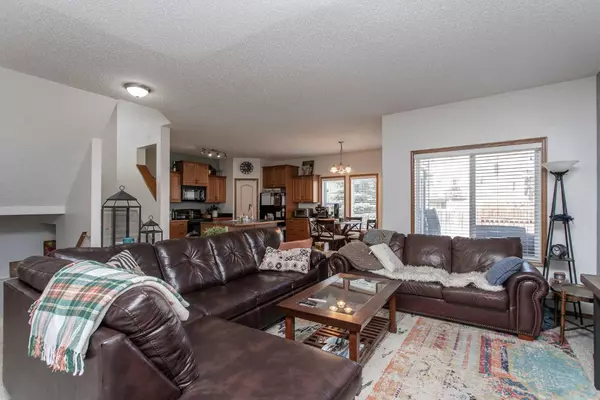 Red Deer, AB T4P 3W6,19 Jones CRES