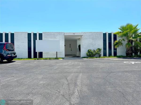 Fort Pierce, FL 34950,706 N 7th St