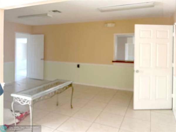 Fort Pierce, FL 34950,706 N 7th St