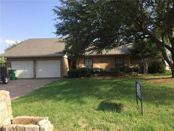 113 Woodland, Olney, TX 76374