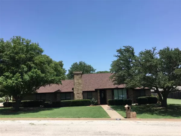 112 Woodland,  Olney,  TX 76374