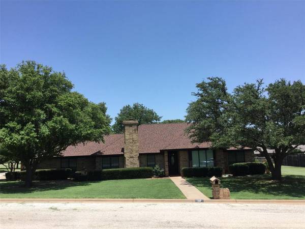 112 Woodland, Olney, TX 76374