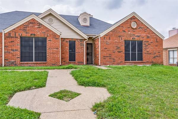 2917 Tanglewood Drive, Lancaster, TX 75134