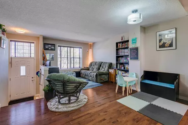 Calgary, AB T3M 0W1,522 Cranford CT SE