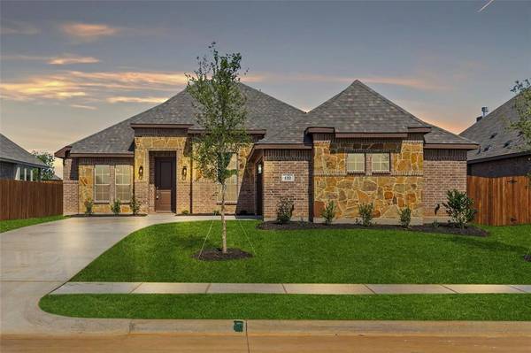 132 Mockingbird Hill Drive, Joshua, TX 76058