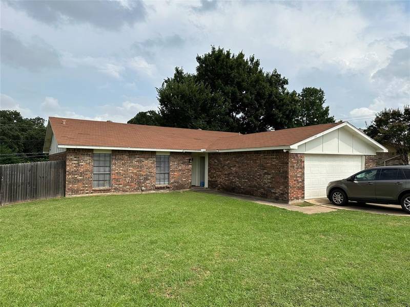 2304 Chinaberry Drive, Bedford, TX 76021