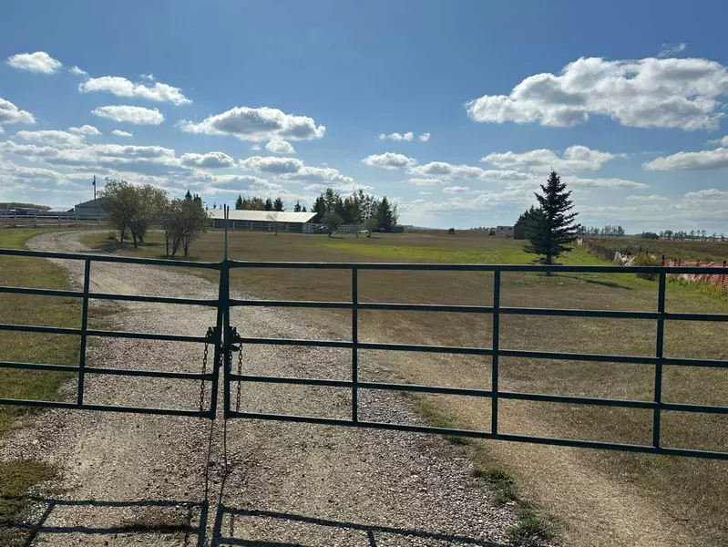 42125 Twp Rd 272, Rural Rocky View County, AB T4C 3A4