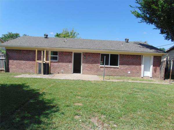 Wilmer, TX 75172,400 Redbud Lane