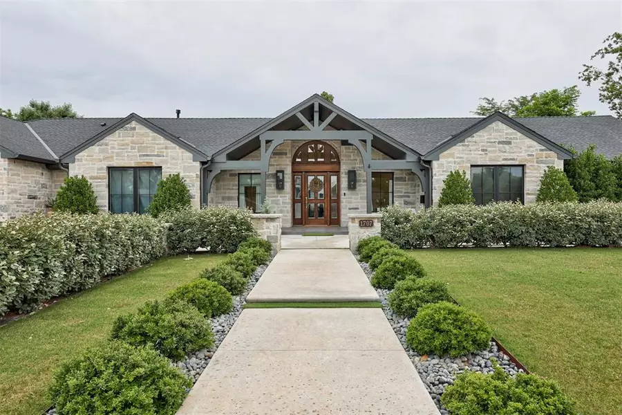 1707 Randel Road, Nichols Hills, OK 73116