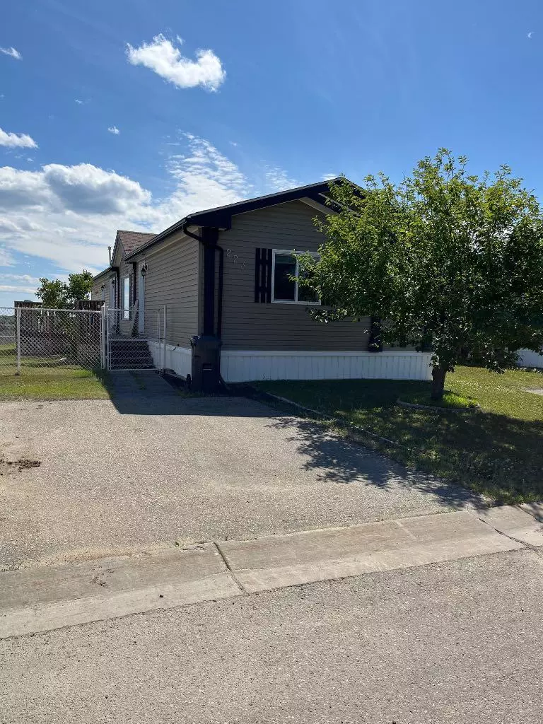 Grande Prairie, AB T8X 1P5,10615 88 ST #223