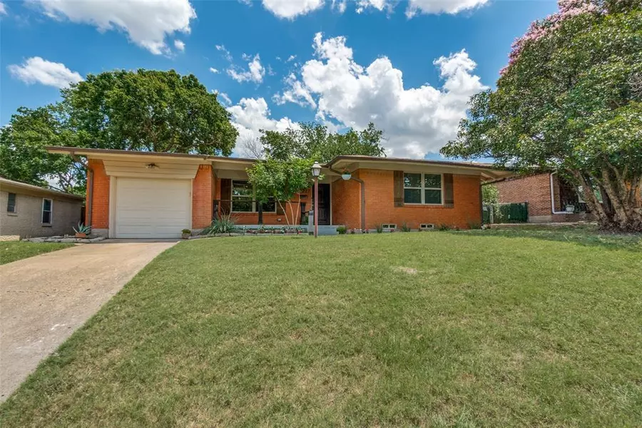 2227 Longwood Lane, Dallas, TX 75228