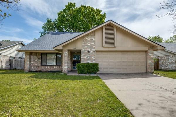 2673 Steppington Street, Grand Prairie, TX 75052