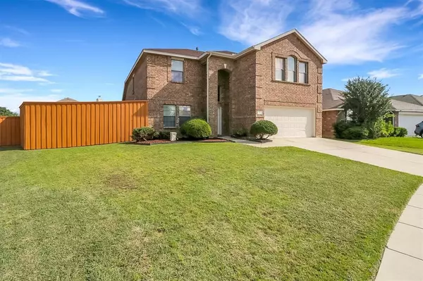 701 Stonedale Drive, Arlington, TX 76002