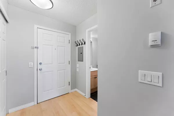 Calgary, AB T2T 2B9,1811 34 AVE SW #321