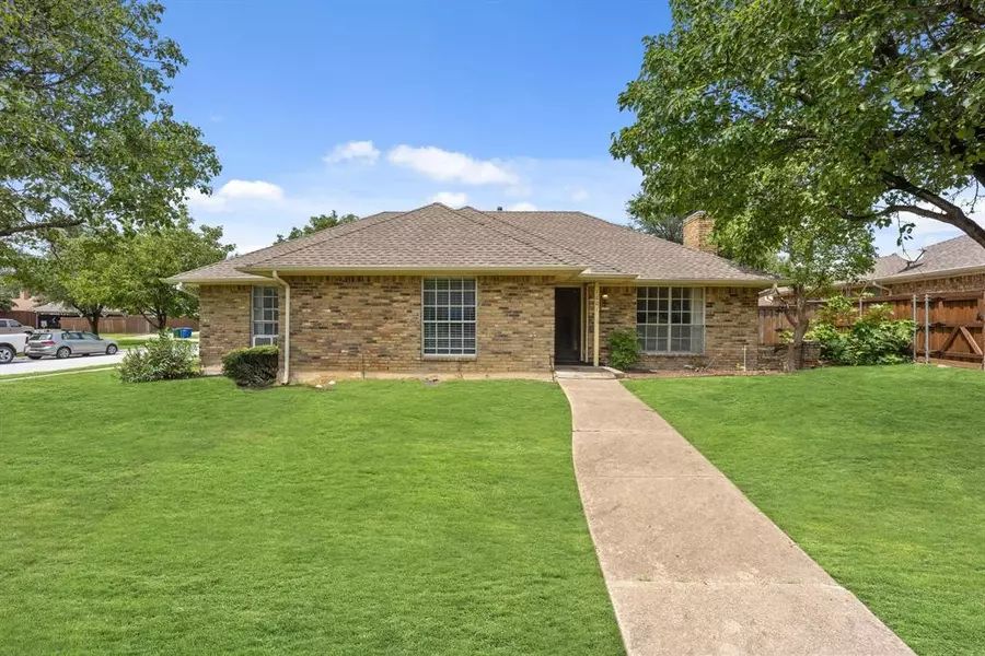 1601 Chesterfield Drive, Carrollton, TX 75007